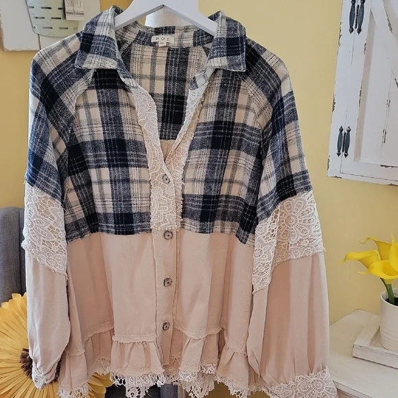 POL Blue Plaid and Cream Lace Button-Down Shirt - Picture 4 of 8